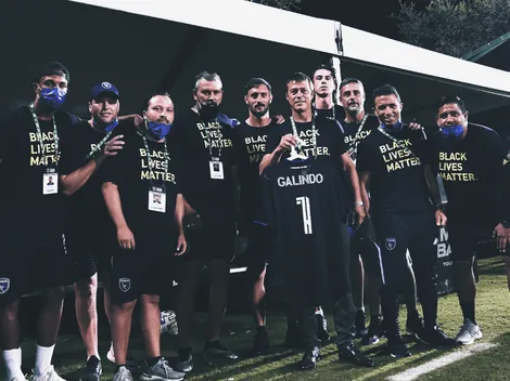 Galindo homenajeado por Matías Almeyda en la MLS