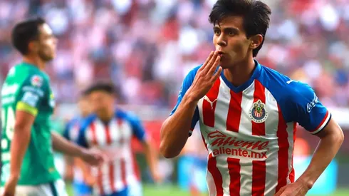 Oficial: José Juan Macías anunció que por ahora se queda en Chivas