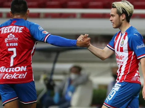 Angulo descartó que le pesara el escudo de Chivas