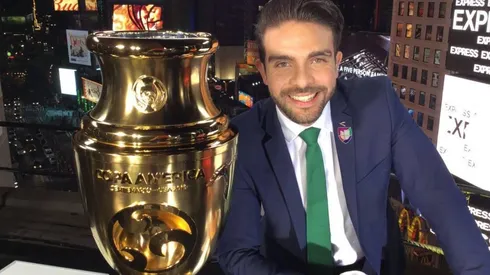 Edgar Martínez es el nuevo relator de Chivas TV.