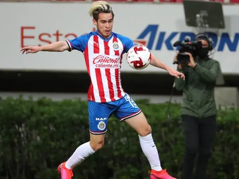 Jesús Angulo empieza a sumar méritos para ser titular en Chivas