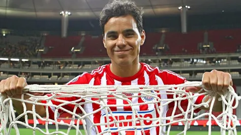 Una pieza de la mítica red en que Omar Bravo anotó su gol 123 también será ofertada en la subasta