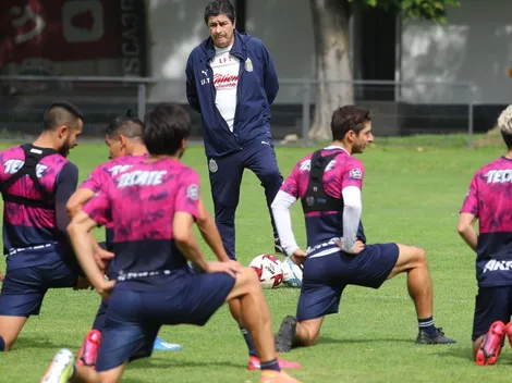 Dale una mano a Tena y arma el once de Chivas
