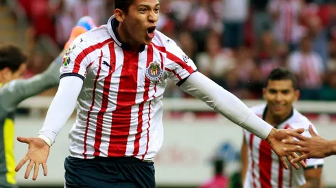 Zaldívar se quedará con el dorsal 13 en Chivas aunque muchos seguidores lo confundieron