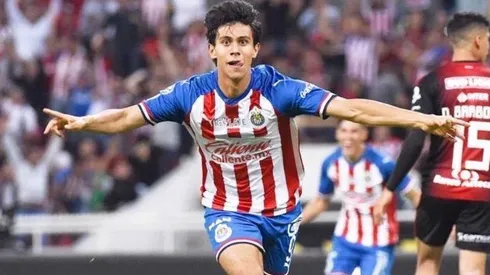 El delantero podría iniciar el AP2020 con Chivas y marcharse en agosto