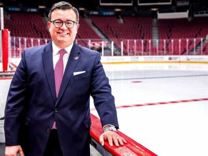 Un Chivahermano hace historia en la NHL