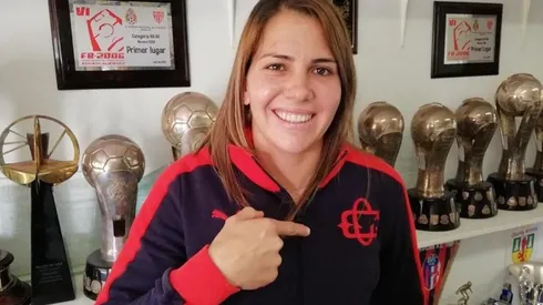 La delantera fue presentada oficialmente en Chivas