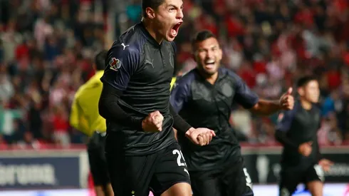 La playera de visitante sería muy parecida a esta que usaron en la temporada 2017-2018