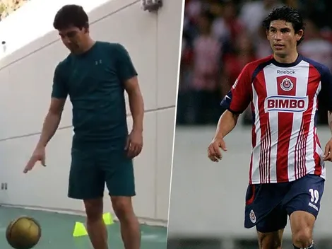Con el pie y sin mirar: ex Chivas Jonny Magallón se luce con una sorprendente canasta