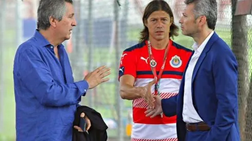 Higuera junto al Pelado Almeyda y Jorge Vergara