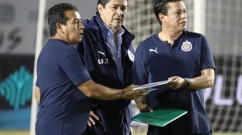 Uno de los dos hombres de confianza de Luis Fernando Tena pudiera dirigir al Filial de Chivas