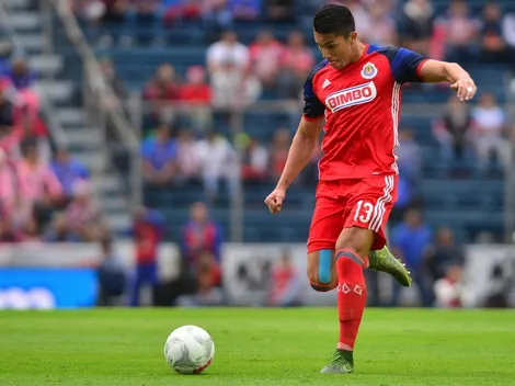 Carlos Salcedo se cuestiona su decisión de dejar Chivas por Europa