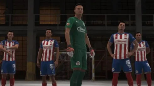 El portero Raúl Gudiño sería uno de los tres representantes de Chivas en la e-Liga MX