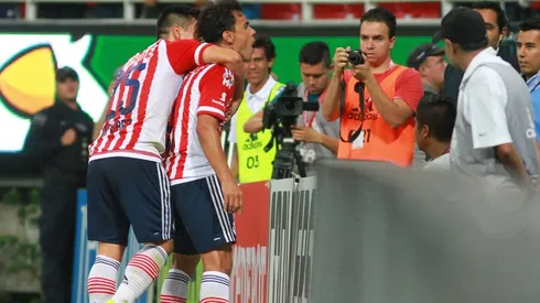 El día que Omar Bravo se convirtió en el máximo goleador