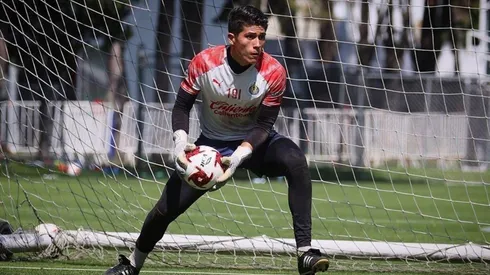 El portero francés que tiene Chivas en sus filas.