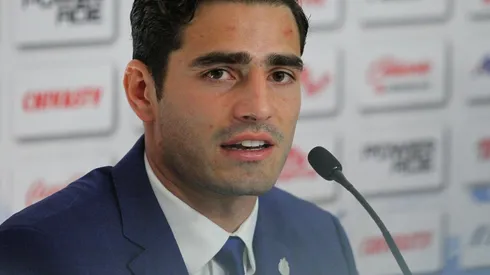 ¿Te imaginas al "Pollo" Briseño en conferencia como entrenador de Chivas?