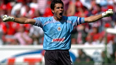 El ex portero rojiblanco intentó reforzar su paso por Chivas pero no fue bien recibido por la afición