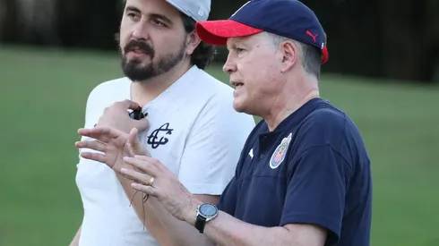 El alto mando de Chivas buscaría convencer al "loquito" Abreu de volver a México