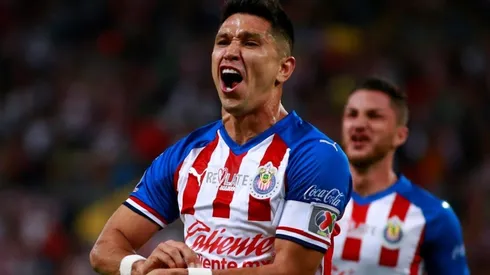 El capitán de Chivas se suma a la campaña #QuédateEnCasa