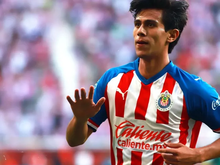 "La va a romper en Chivas": "Toti" González elogia a JJ Macías