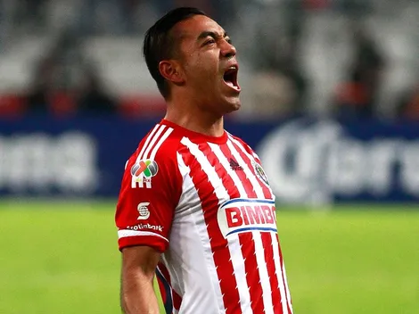 El hermoso intercambio entre el "Bofo" y Marco Fabián por #GoalChallenge