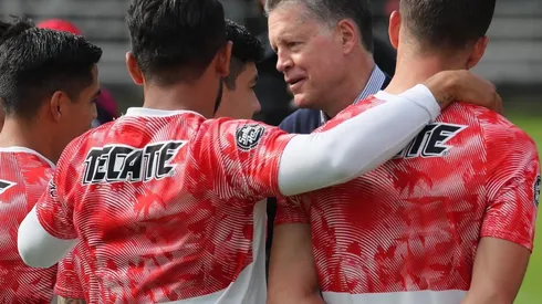 Peláez ya había sido advertido por Vega y Macías de la extraña situación