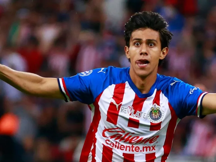 ¡Qué parejita! Este video ilusiona a la afición de Chivas