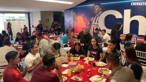 El delantero rojiblanco se alimentó de sus recipientes para respetar su régimen