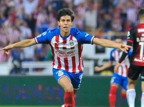 Golazo de José Juan Macías para ampliar el marcador