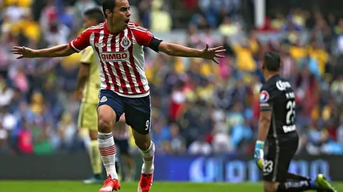 El legendario atacante rojiblanco festejó goles en los Clásicos Nacionales y Tapatíos
