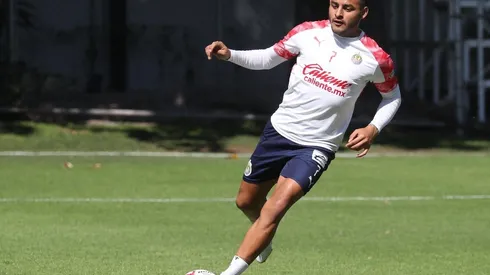 Los cuatro goles de Alexis Vega en los últimos dos Clásicos Tapatíos lo hacen inamovible en el once inicial