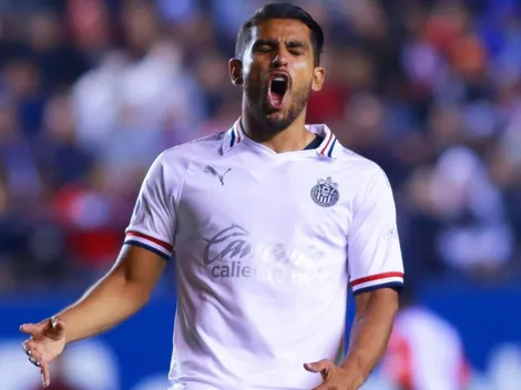 Afición de Chivas abuchea a Ponce en el inicio del partido