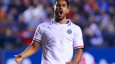 Cada vez que el lateral izquierdo toca el balón ha recibido sonoros abucheos por parte de la parcialidad rojiblanca