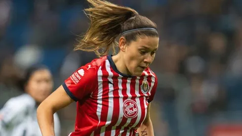 La futbolista se luce tanto dentro como fuera del campo