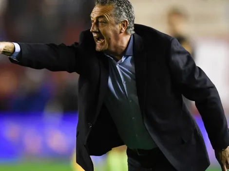 Alfaro niega pláticas con la directiva de Chivas