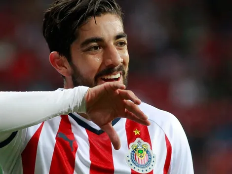 Pizarro declara su deseo de vestir de nuevo la playera de Chivas