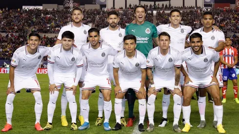 Chivas sale en la búsqueda del triunfo ante Tigres UANL.