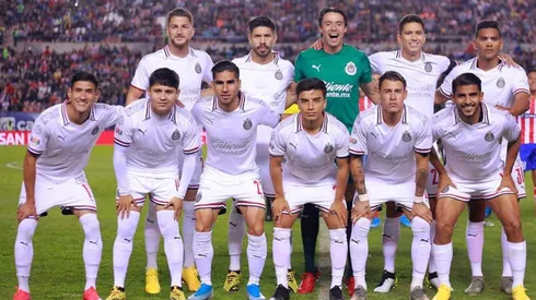 La probable formación de Chivas para visitar a Tigres.