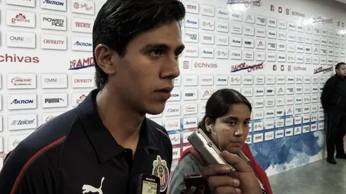 Macías participó en la sesión matutina de este lunes y regaló firmas a sus aficionados