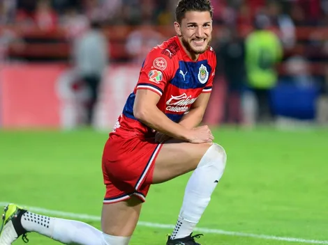 Hiram Mier sale lesionado y se suma a la enfermería de Chivas