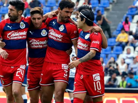 La afición de Chivas se divide por la salida de Alanís