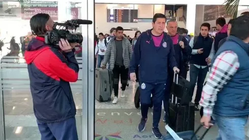 El entrenador rojiblanco no ofreció declaraciones a su regreso a Guadalajara