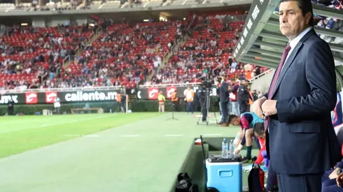 Luis Fernando Tena explicó el motivo de la derrota de Chivas
