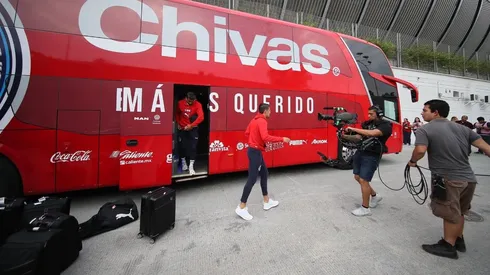 El bus del Rebaño Sagrado ya ingresó al Estadio Akron y todos se preparan para este partido