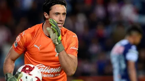 El portero rojiblanco afirma que se debe pensar acorde a la historia del club