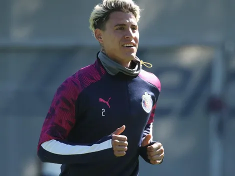 El golazo de Calderón en la práctica de Chivas