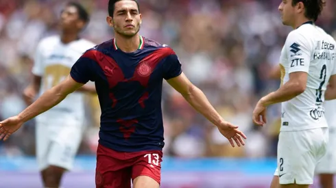 Sandoval se marcha a préstamo de Chivas tras apenas un año en el que jugó muy poco