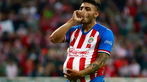 Alexis Vega le dedicó su primer tanto del año a la hija que espera con su pareja