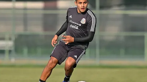 Vega sería uno de los hasta siete jugadores que pudiera perder Chivas en marzo