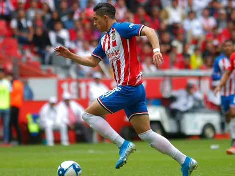 Chivas hace oficial la baja de Alan Cervantes